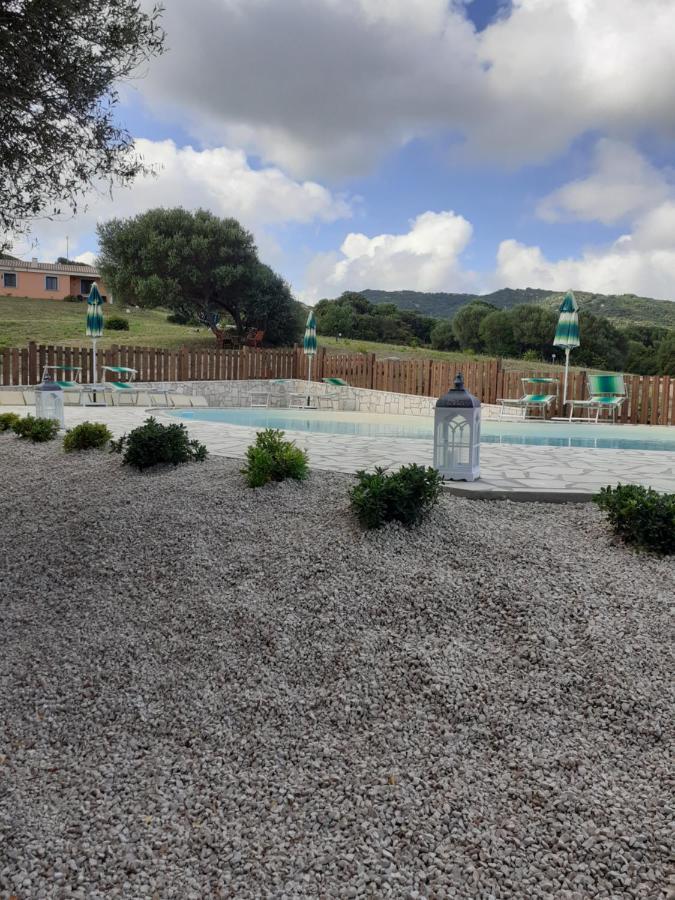 Agriturismo Gli Olivastri -Appartamento Bel Vedere Con Piscina ,Solarium E Vista Mare,Climatizzatore ,Wifi Aglientu Eksteriør bilde